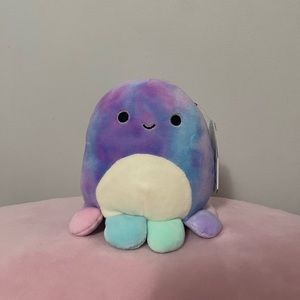 Mary the octopus squishmallow